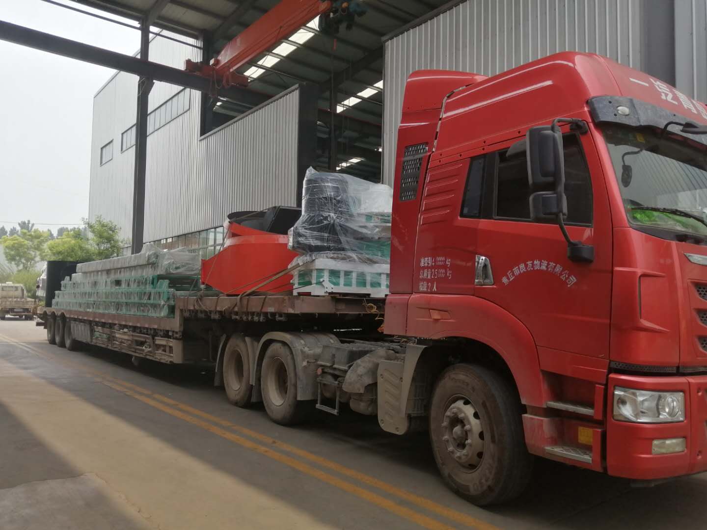 顆粒機整裝待發 顆粒機整裝待發