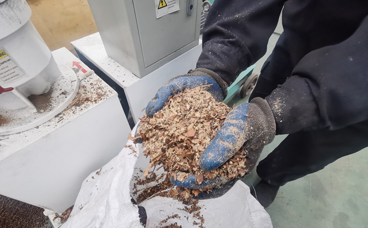 平模飼料顆粒機原材料.jpg 平模飼料顆粒機原材料.jpg