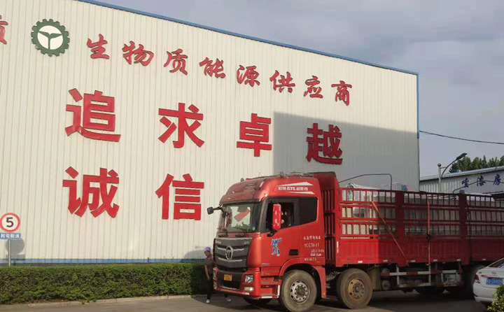 木屑制粒機發貨咯.jpg 木屑制粒機發貨咯.jpg