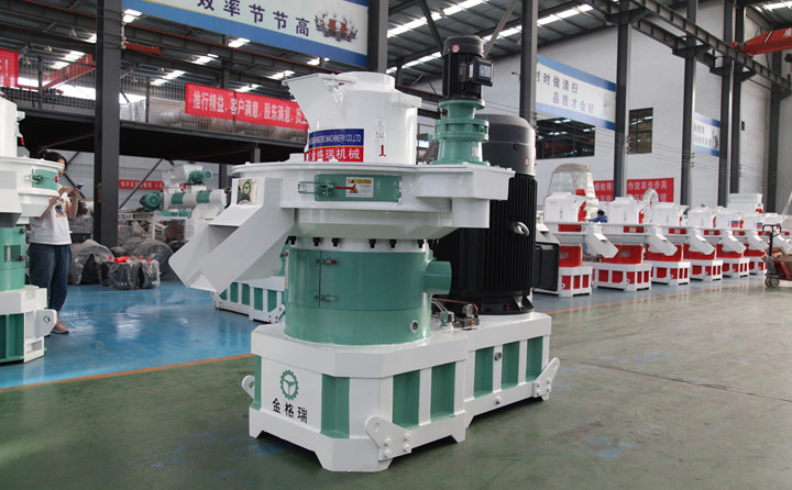 木屑制粒機.JPG 木屑制粒機.JPG